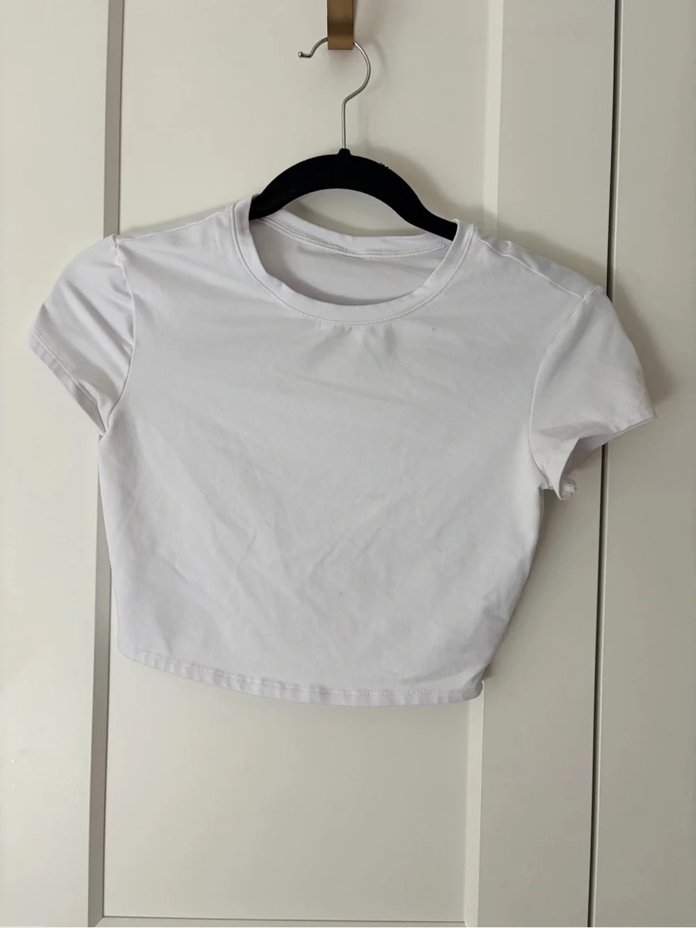 ALO Yoga White Alosoft Crop Finesse Short Sleeve | S